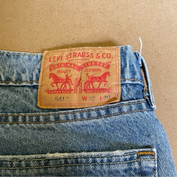 Distressed 541 Levi’s Jeans - Picture 7 of 9